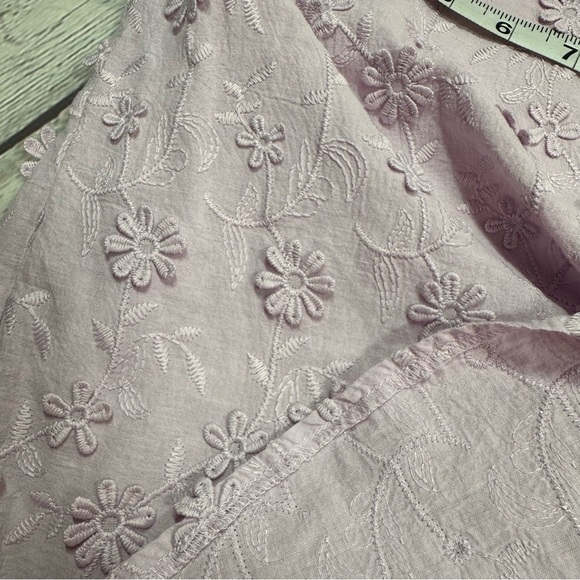 Ann Taylor lilac Blouse with Long Sleeves applique embroidered flowers sz small - Picture 9 of 9